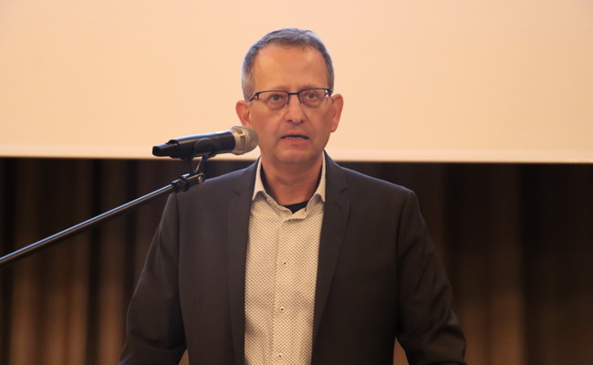 Stimmberechtigte genehmigen Steuersenkung – Stadtpräsident wünscht «schönes Wochenende»