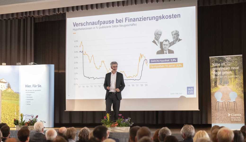 Donato Scognamiglio erläuterte landesweite Unterschiede bei den Zinsen. 