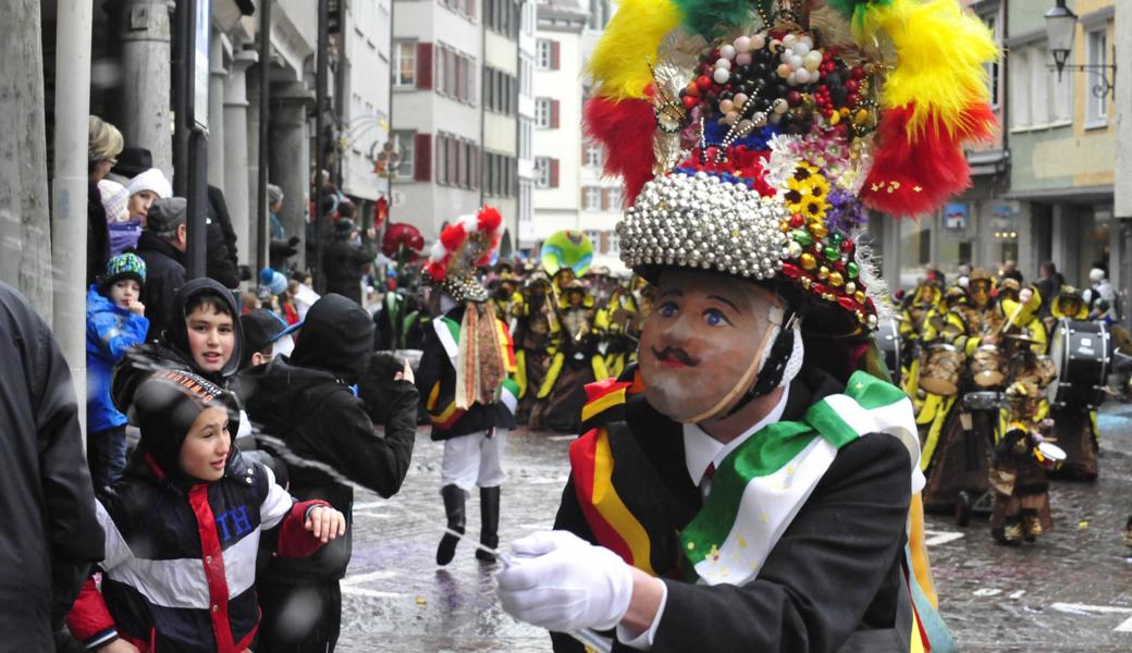 Speziell ist, dass der Umzugsbesuch diesmal nichts kostet. Die Röllelibutzen verlangen am Sonntag keinen Eintritt.