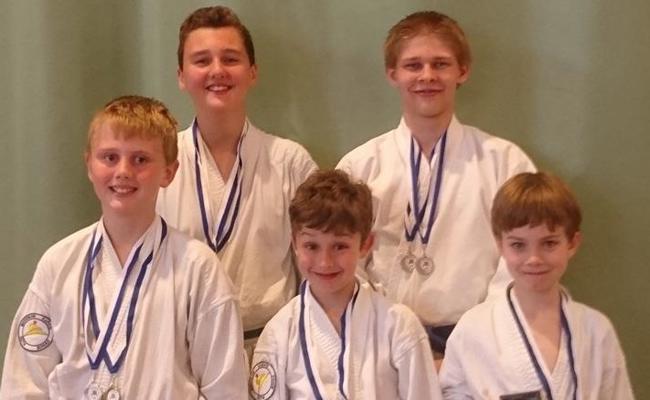 Rüthner Karatekas  glänzen am Rheintalcup