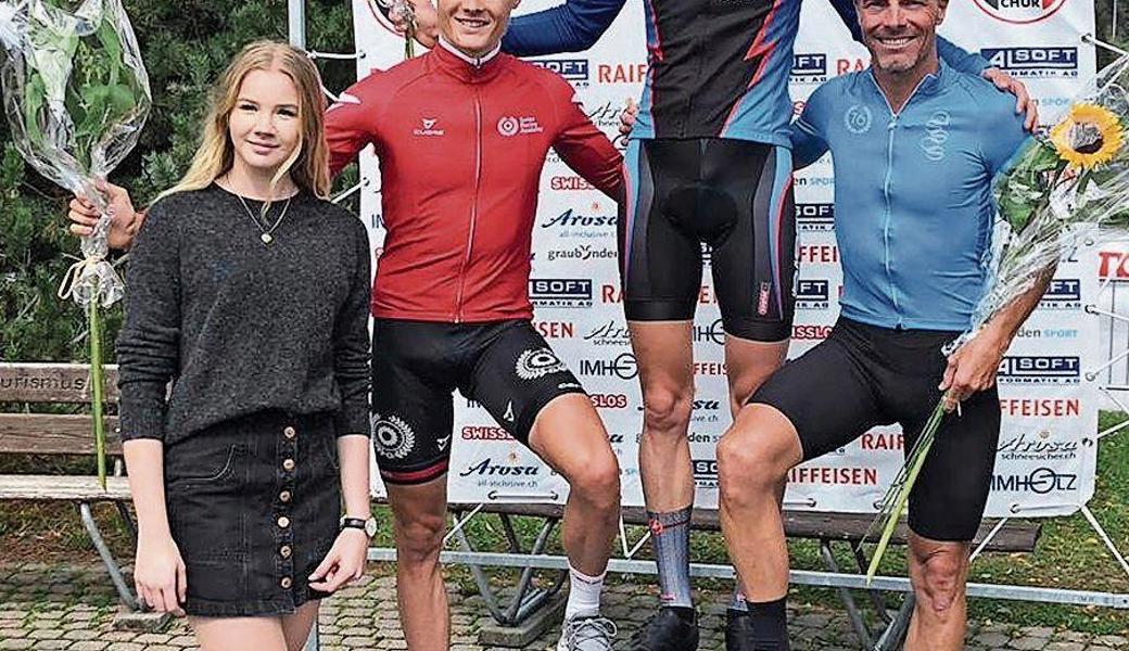 Simon Vitzthum siegte in Arosa vor Damian Lüscher (links) und Fabian Paumann. 
