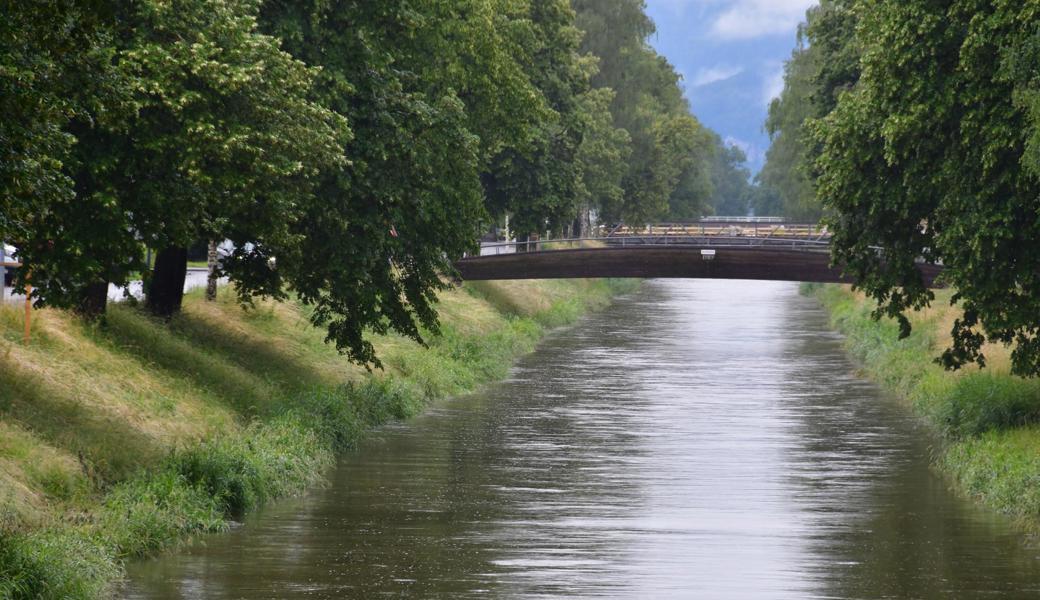 Der Rheintaler Binnenkanal an der Messstelle Postbrücke in Widnau am Sonntag, um 12 Uhr.