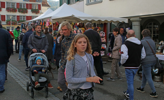 Die Sonne lud zum Flanieren ein - Martinimarkt gut besucht