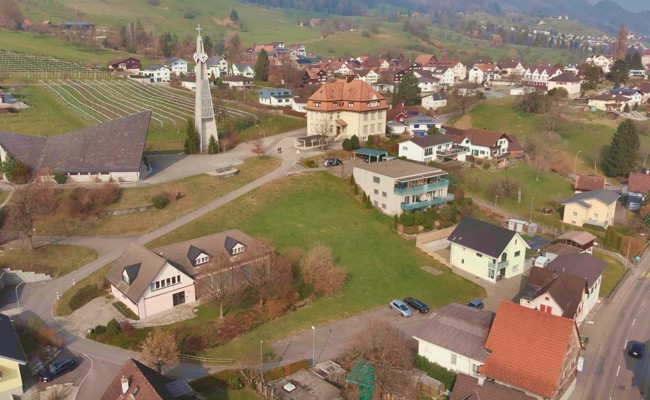 Schule will im Kirchfeld bauen – aber unabhängig von der Kirche