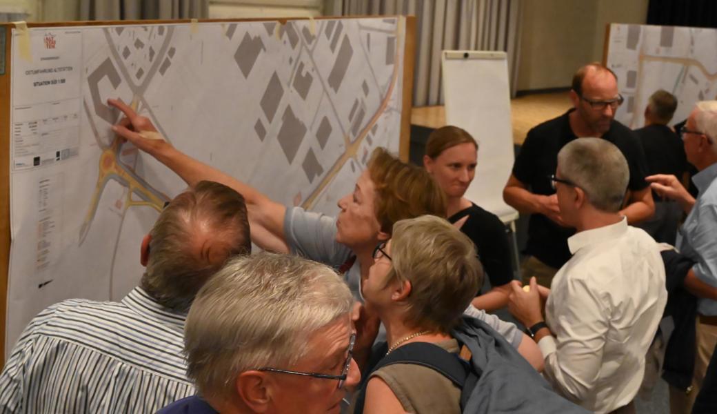 Intensives Studium der Pläne nach hitziger Diskussion. Man kann sie sich aber auch herunterladen und mit kühlem Kopf in aller Ruhe betrachten. Intensives Studium der Pläne nach hitziger Diskussion. Man kann sie sich aber auch herunterladen und mit kühlem Kopf in aller Ruhe betrachten.