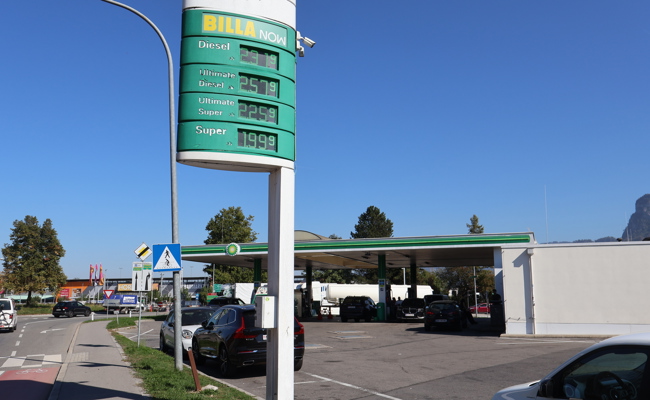 Tanktourismus nimmt Fahrt auf: Warum aktuell viele Rheintaler in Österreich tanken