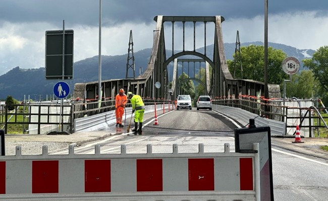 Nach Sperre: Die Wiesenrainbrücke ist wieder zweispurig befahrbar