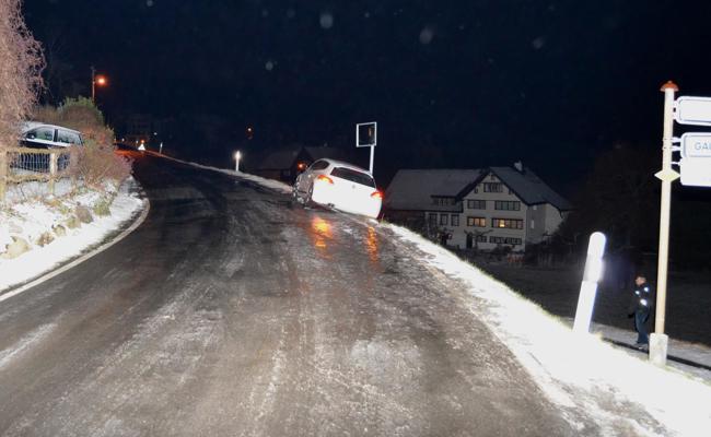 Auf Schnee ins Schleudern geraten