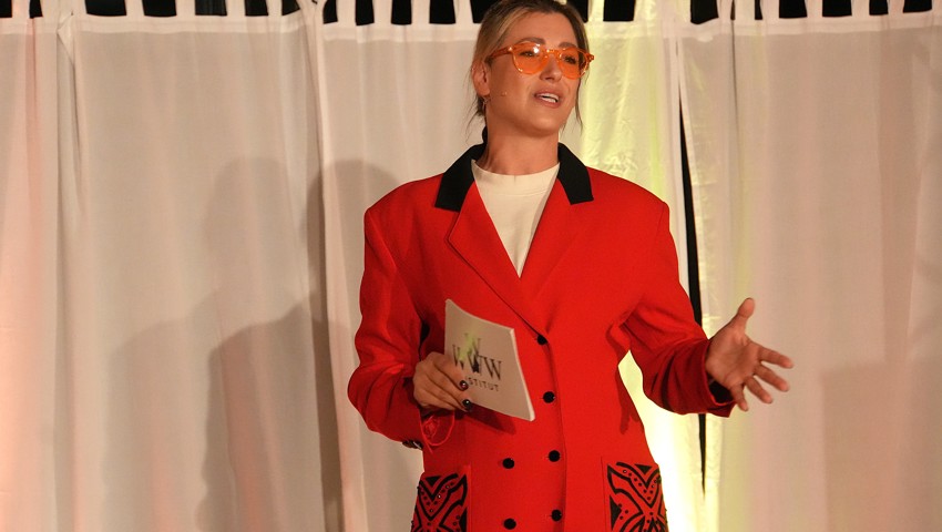 Slam-Poetin Lisa Christ analysiert messerscharf den Ist-Zustand