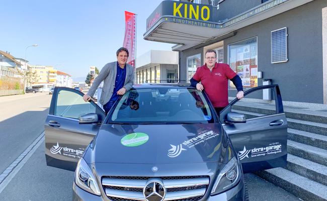 Einkaufstasche vor die Haustür