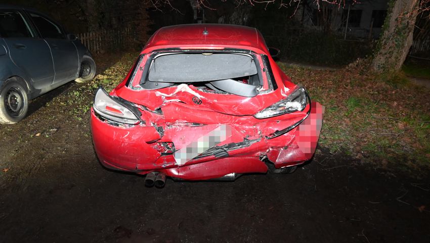 Auch der Fahrer dieses Autos war betrunken.