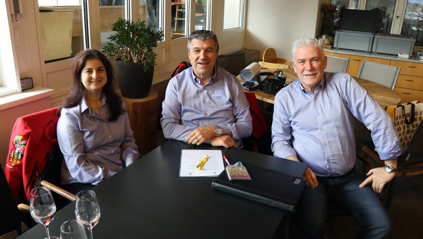Sabena Schöbi, OK-Präsident Alex Zenhäusern und Carlo Pinardi, Präsident der Röllelibutzen (von links) informierten über die Neuerungen der Altstätter Strassenfasnacht. Sabena Schöbi, OK-Präsident Alex Zenhäusern und Carlo Pinardi, Präsident der Röllelibutzen (von links) informierten über die Neuerungen der Altstätter Strassenfasnacht.