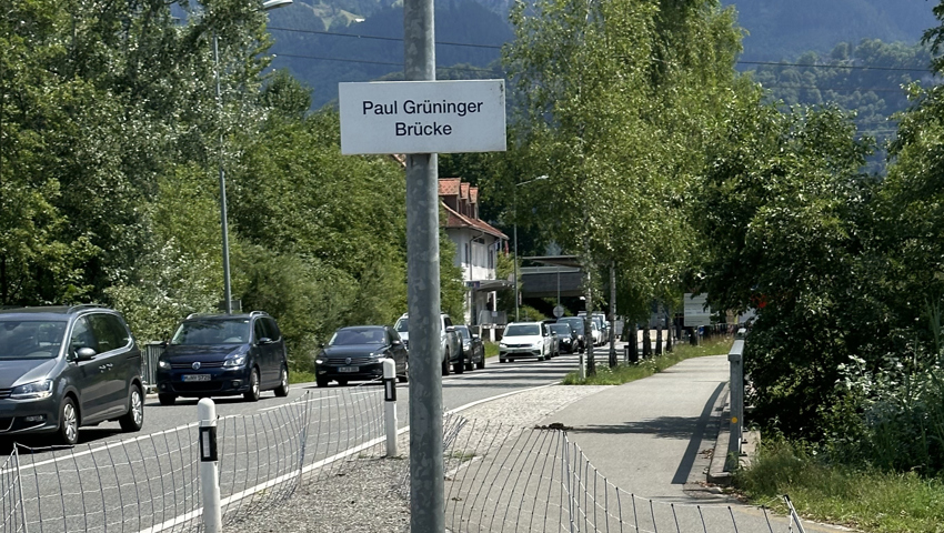 Die Paul-Grüninger-Brücke führt von Diepoldsau nach Hohenems. Hohenems