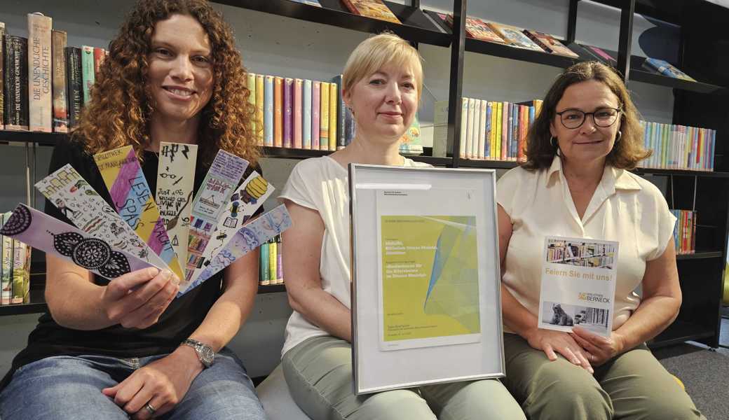 Die Leiterinnen der drei Bibliotheken Nicole Schmitt, St. Margrethen; Manuela Schöbi, Altstätten und Priska Niederer, Berneck konnten mit ihren Projekten die Jury und letztlich die Vertretenden der anderen Bibliotheken überzeugen.