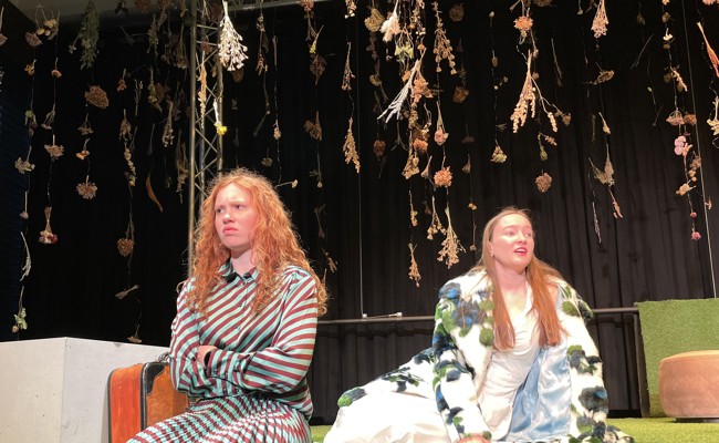 Vom Klassiker zu einem moderneren Theaterstück: «Leonce und Lena» mal anders inszeniert