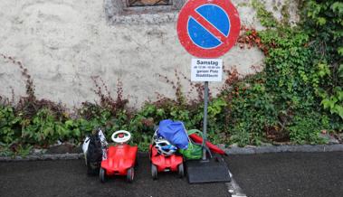 Parkverbot galt nicht für alle Fahrzeuge