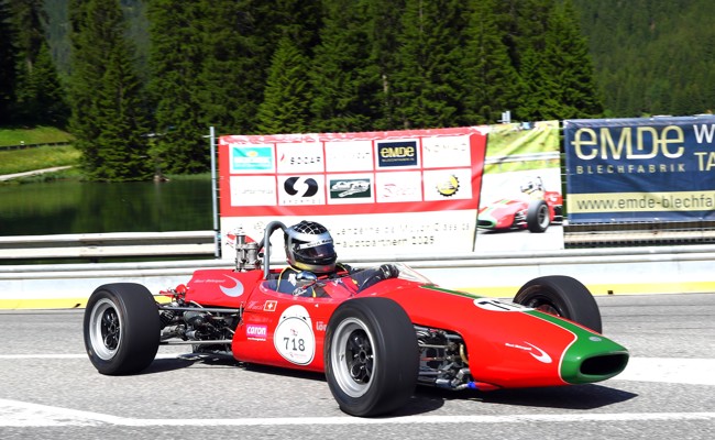 Motorsport-Legende Josef Wüst fuhr auf der Lenzerheide in seinem Brabham vor