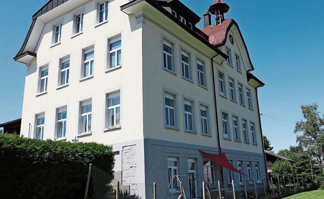 Vom Schul- zum Wohnhaus umgebaut