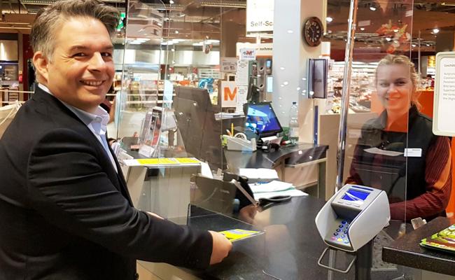 Mobiler Spuckschutz aus Thal
