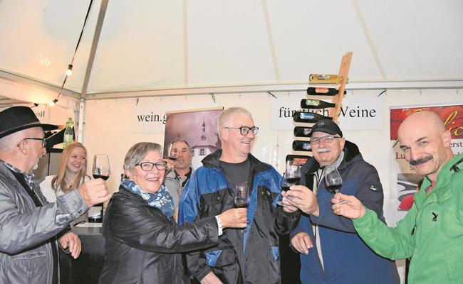 Acht Winzer und 40 lokale Weine
