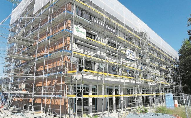 OMR feierte Aufrichtefest für den neuen C-Trakt