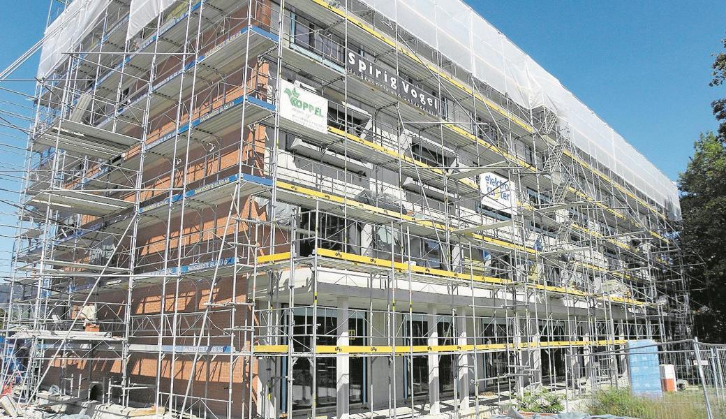 Der Bau des neuen C-Trakts der Oberstufe Mittelrheintal läuft wie geplant.