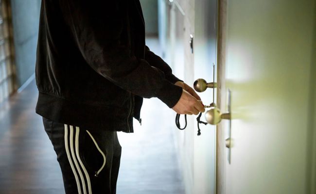 Kinderpornos bei Häftling im Gefängnis gefunden – Haft verlängert