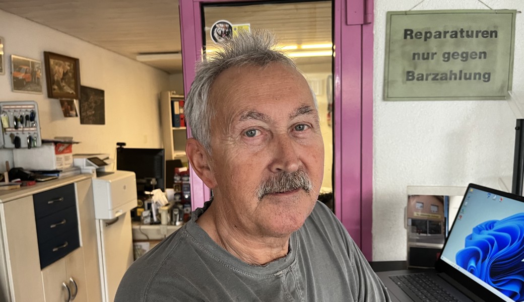 Mit seiner Immissionsklage scheiterte Bruno Lüchinger zwar. Das ändere aber nichts an der Tatsache, dass die Büchelstrasse von zu vielen Lastwagen befahren werde, sagt er.