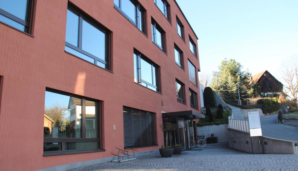 Die Tagesklinik an der Sonnenbergstrasse soll erweitert werden, doch das Bauvorhaben ist schon seit Jahren blockiert.