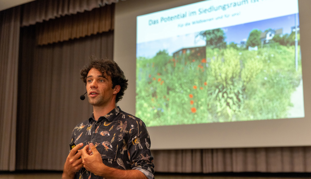 Jonas Landolt gab Tipps für mehr Wildbienen und Schmetterling im Garten sowie auf dem Balkon.