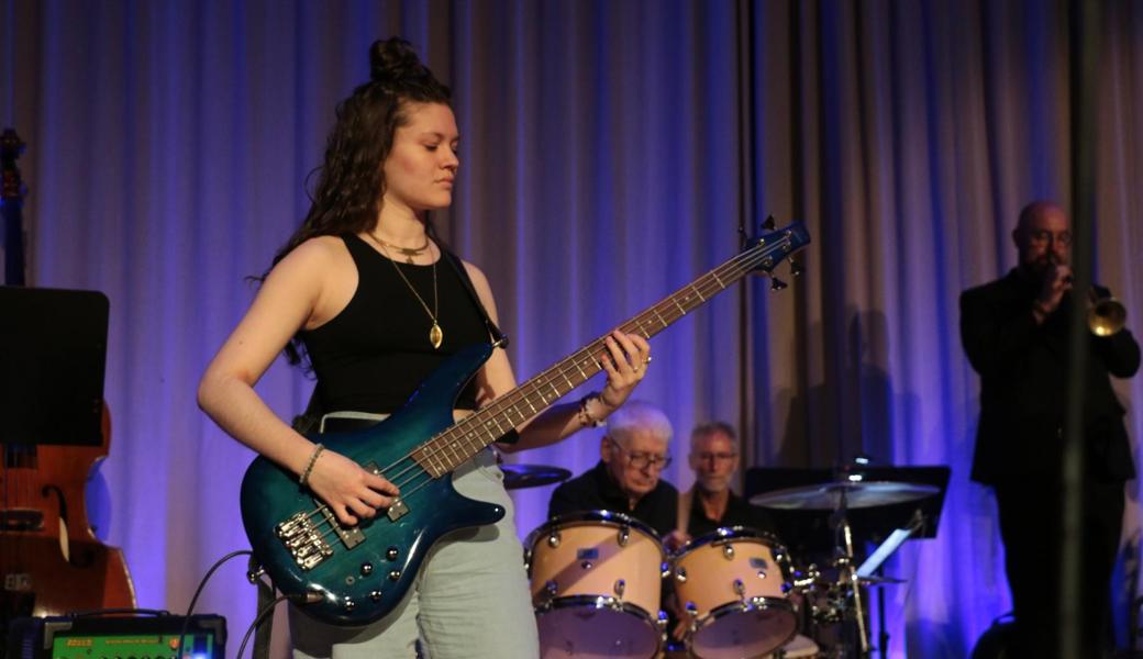 Leana Haltiner, Bass