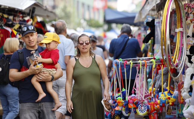 Der «Augstamarkt» erfreute sich auch dieses Jahr grosser Beliebtheit - während die Chilbi etwas zurückblieb