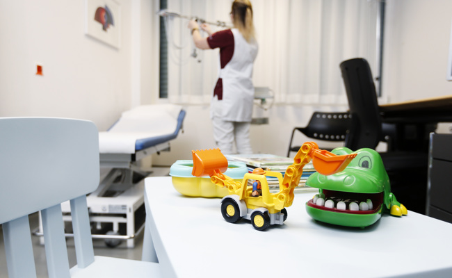 Die Kinderärzte Würmli und Jenny kämpfen mit ihrer chronischen Auslastung - und der Politik