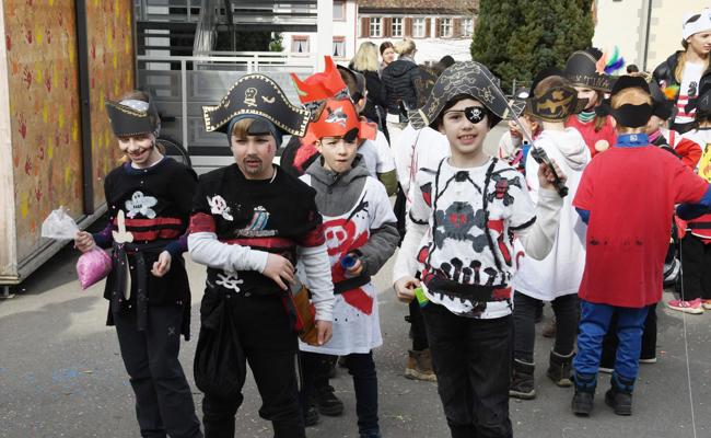 Fasnachtsumzug in Berneck - unbeschwerte und frohe Kinder