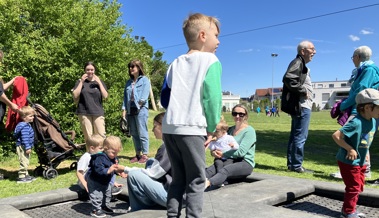 Der neue Kinderspielplatz beim Schulhaus Schachen ist eröffnet
