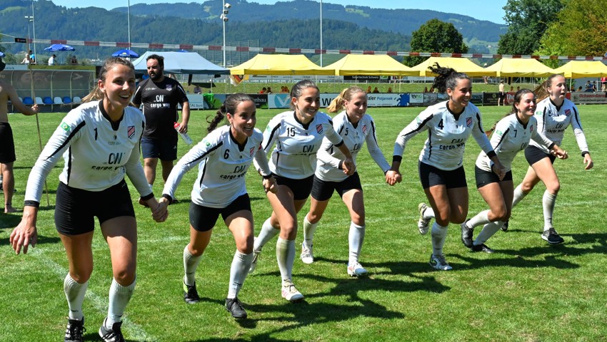 Sogipa Porto Alegre freute sich über den Turniersieg bei den Elite-Frauen. Sogipa Porto Alegre freute sich über den Turniersieg bei den Elite-Frauen.