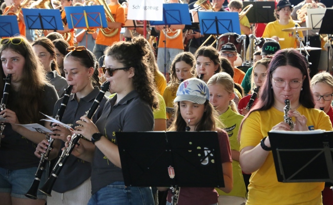 Sie feiern Musik und Kameradschaft: 650 Kinder und Jugendliche musizieren rund um die Aegeten