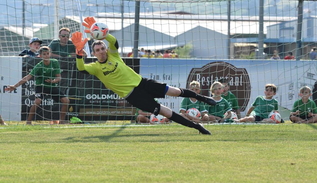 Elfmeterkiller Kevin Jung: Au-Berneck gewann zwei Penaltyschiessen.  Elfmeterkiller Kevin Jung: Au-Berneck gewann zwei Penaltyschiessen.