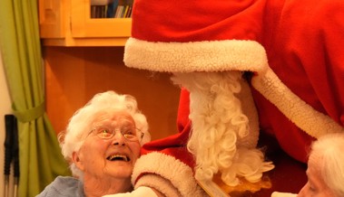 Glückliche Gesichter in der Adventszeit