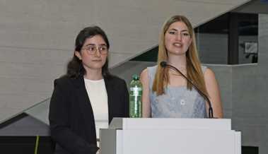 Maturandin Ajna Sulajmani sagt zur Freiheit nach der Prüfung: «Die Wahl liegt jetzt bei uns» Maturandin Ajna Sulajmani sagt zur Freiheit nach der Prüfung: «Die Wahl liegt jetzt bei uns»