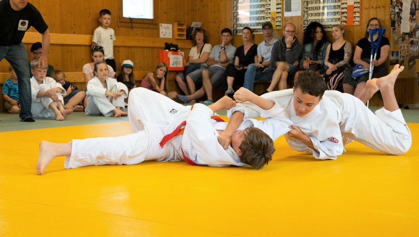 Noah Giovanon wirft Ippon. Noah Giovanon wirft Ippon.