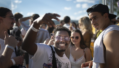 Beim Daydance auf dem Forst wird ganz in Weiss gefeiert