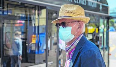 Die Schutzmaske muss jeder dabeihaben