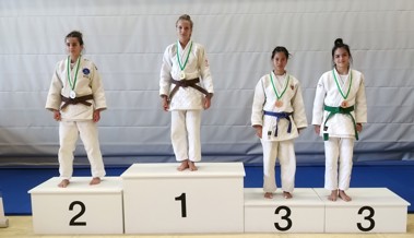 Helena Zäch gewinnt internationales Turnier – auch Nachwuchsteam siegreich
