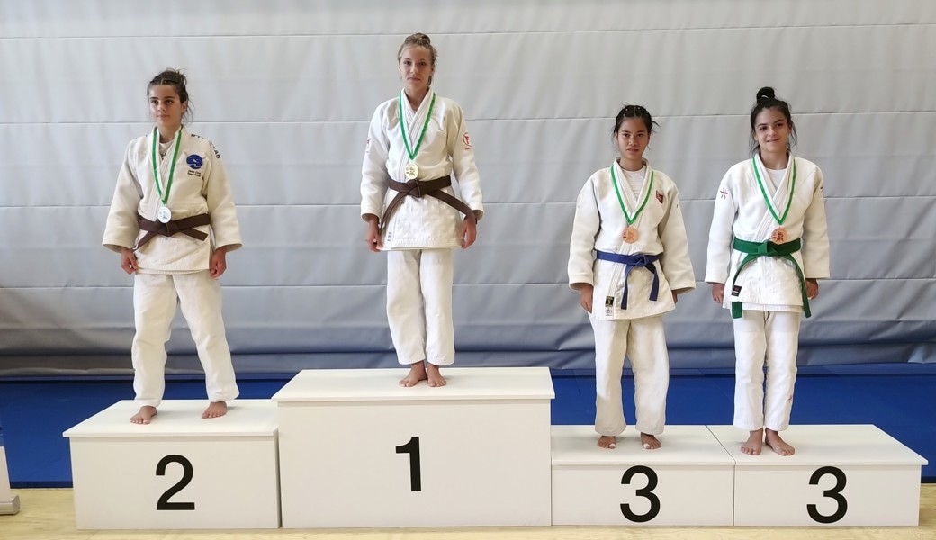 Helena Zäch gewinnt internationales Turnier – auch Nachwuchsteam siegreich