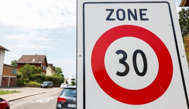 Auf der Ferggerstrasse wird gebaut, damit eine Tempo-30-Zone entsteht