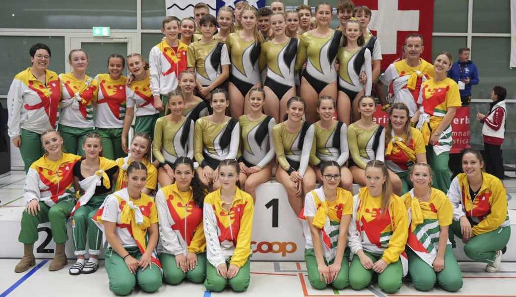 Die Boden- und die Gymnastikgruppe des STV Balgach gewinnen jeweils einen Schweizer Meistertitel im Jugend-Vereinsturnen. 