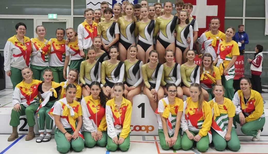 Die Boden- und die Gymnastikgruppe des STV Balgach gewinnen jeweils einen Schweizer Meistertitel im Jugend-Vereinsturnen. 
