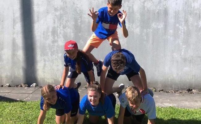 Postenlauf und Faustball  am Schulsporttag