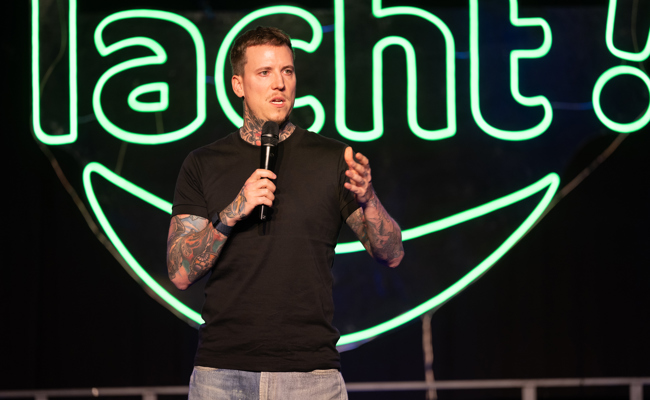 Gelungene Comedy-Premiere: Die Rhema lacht auch im nächsten Jahr